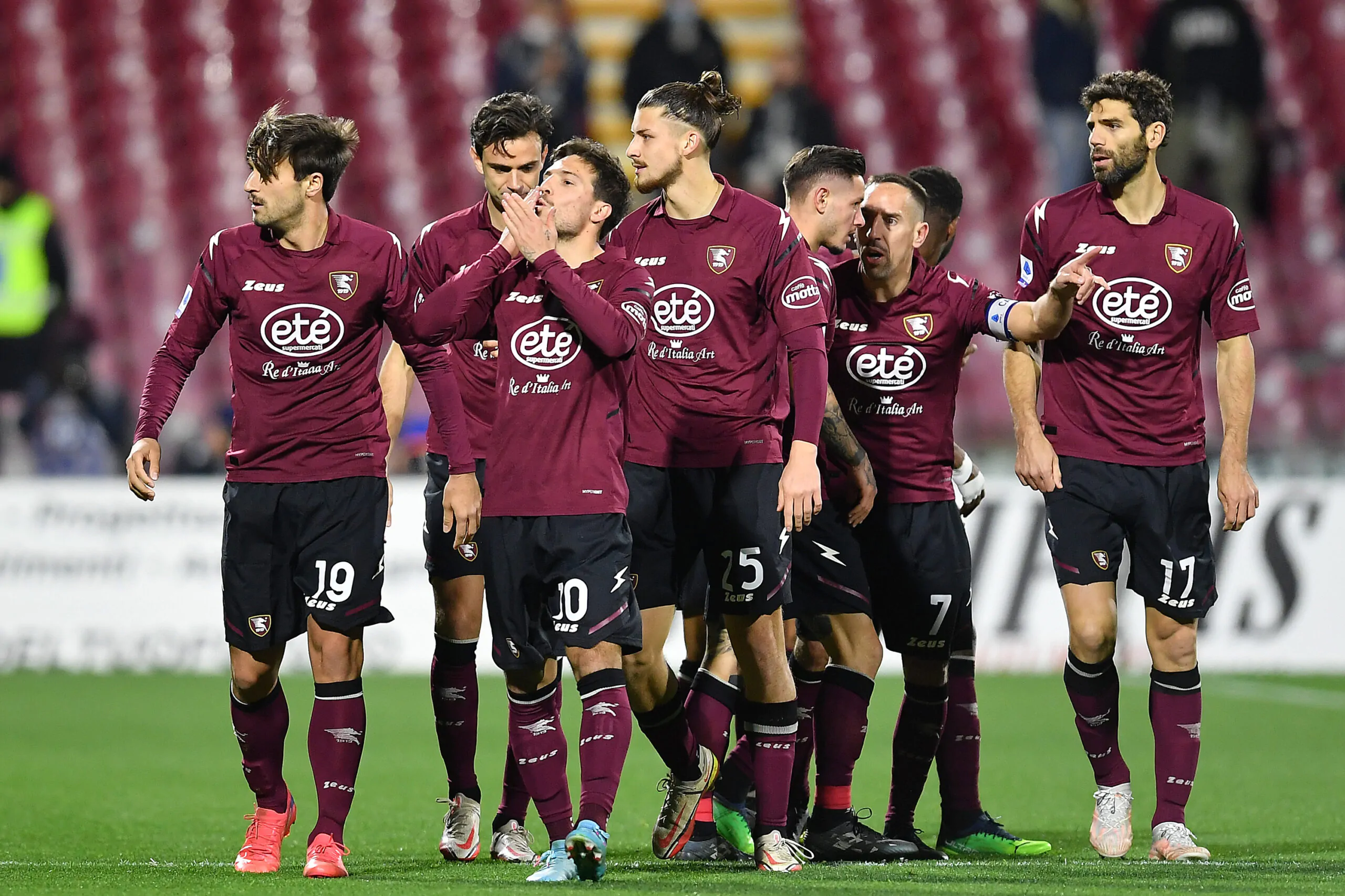 Salernitana, un titolare KO in allenamento: il comunicato