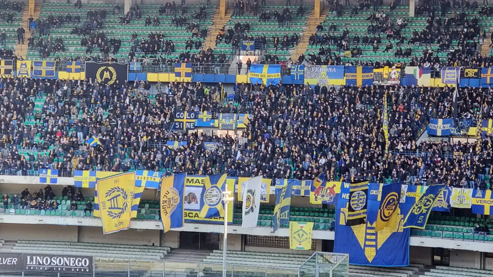 Vergognoso striscione a Verona: interviene il Parlamento!