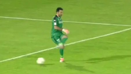 VIDEO – Buffon, paperissima in Perugia-Parma: gollonzo di Olivieri