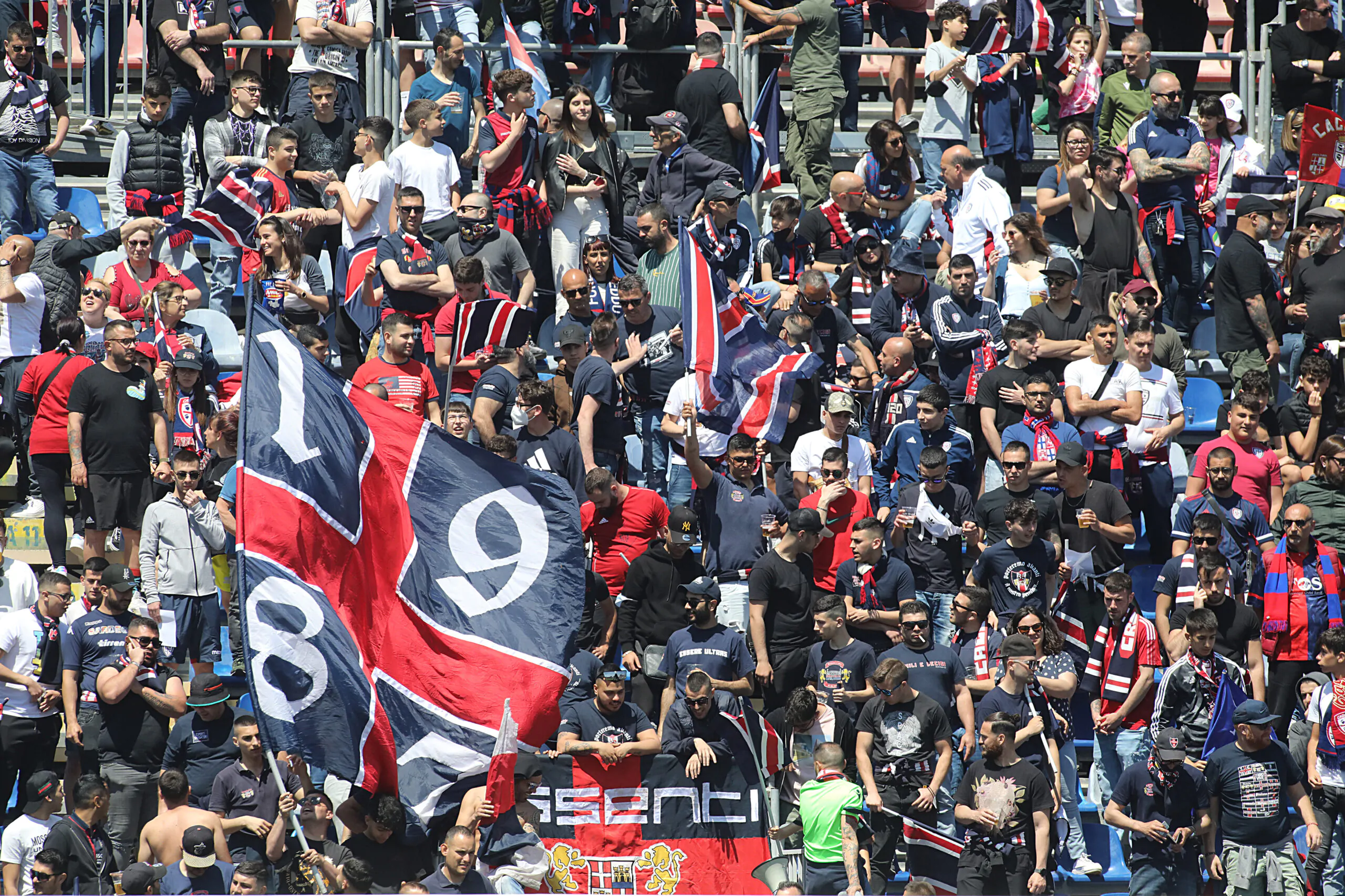 Il Cagliari perde contro il Verona, i tifosi non ci stanno: è successo allo stadio!