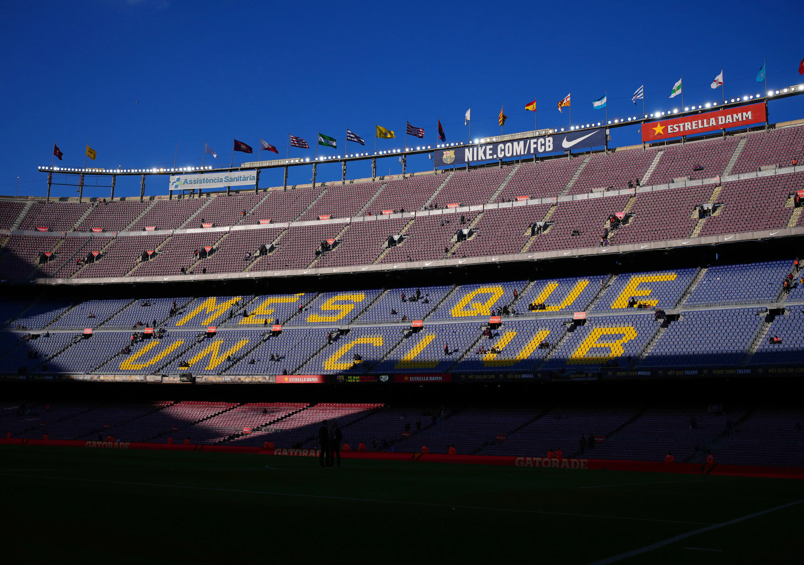 Barcellona, l’ultima idea del club: si può giocare al Camp Nou con gli amici!