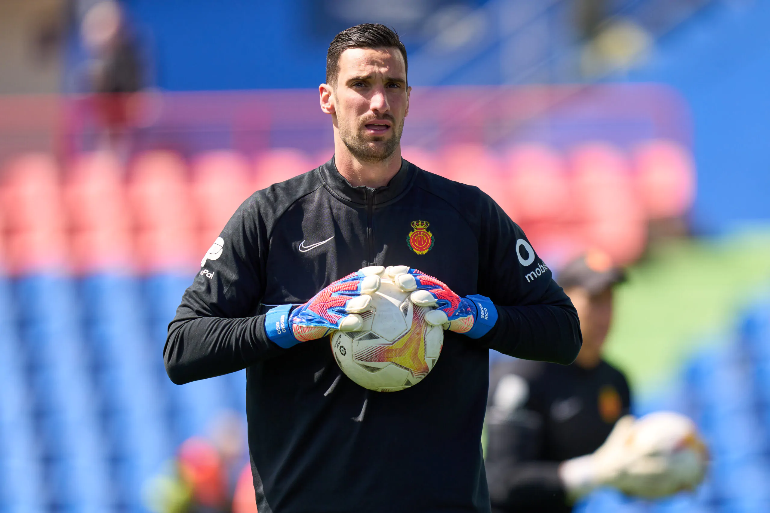 Lazio, pronta un’offerta per Sergio Rico: i dettagli dell’affare