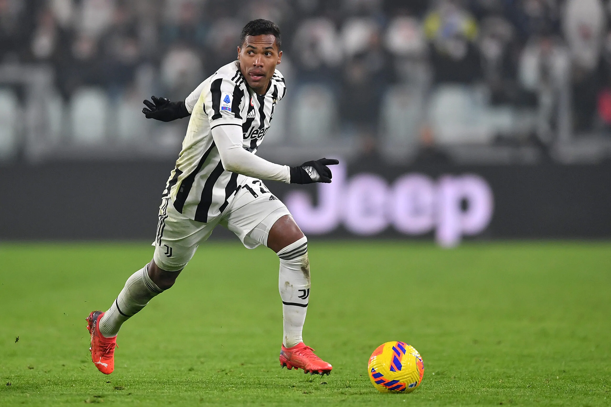 Juve, per il dopo Alex Sandro si pensa ad un italiano: dalla Serie A!