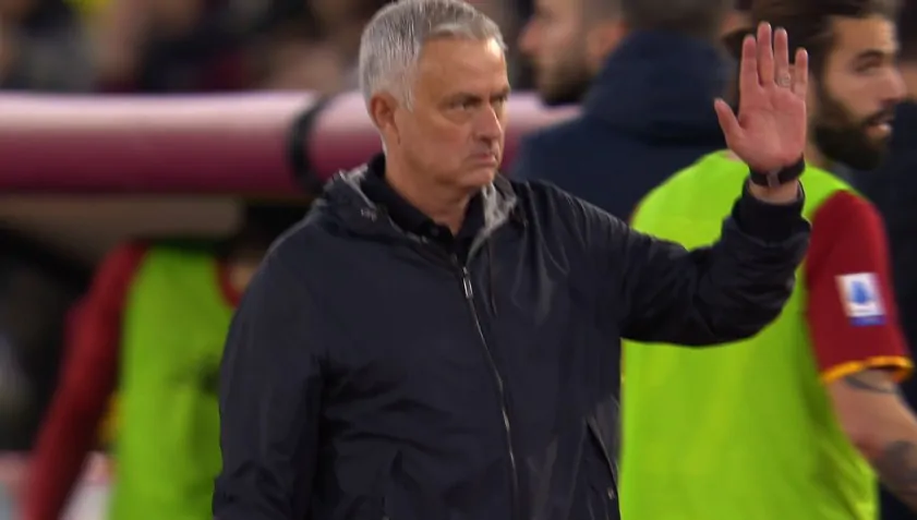 Lite in panchina al termine di Roma-Salernitana: Mourinho spiega l’accaduto