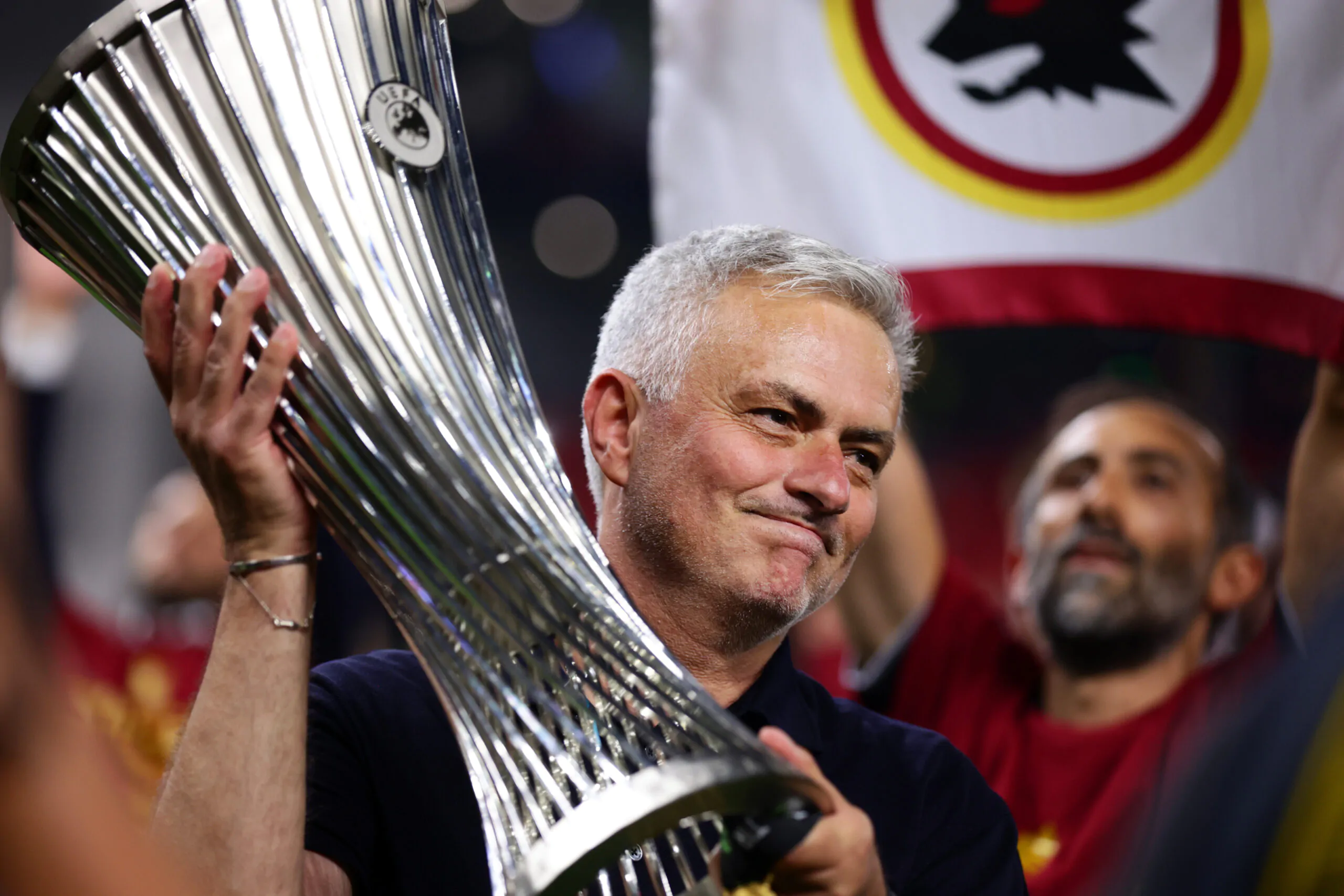 Calciomercato Roma, Mourinho vuole un nuovo attaccante: è gestito da Mendes