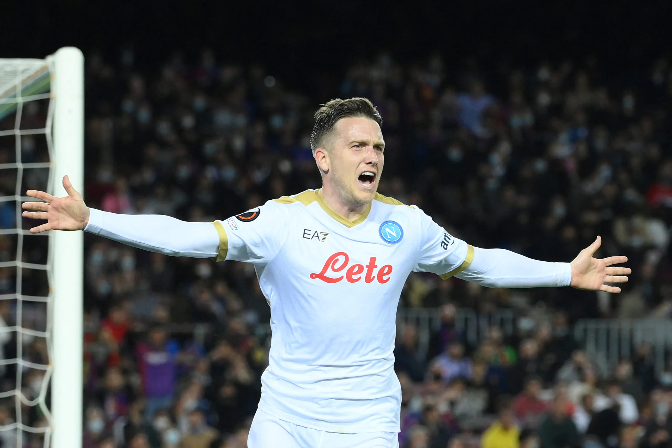 Calciomercato Napoli, offerta monstre per Zielinski: il sostituto viene dalla Serie A!