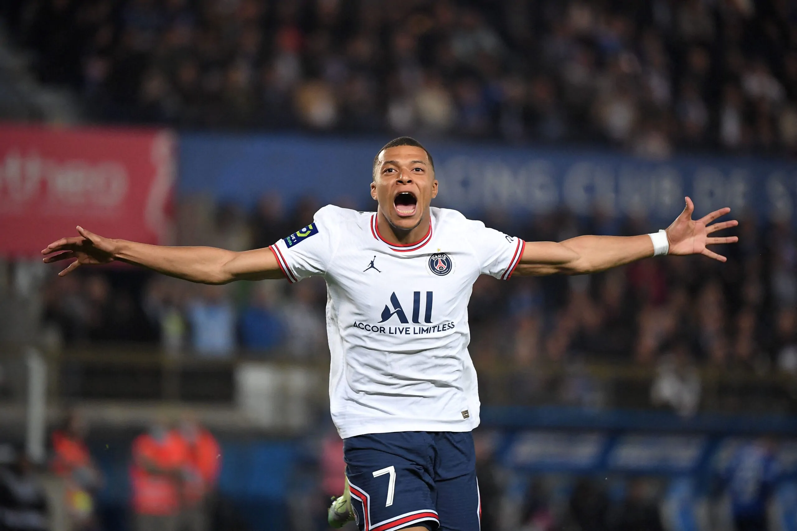 Mbappé rinnova con il PSG? La risposta della madre del francese!