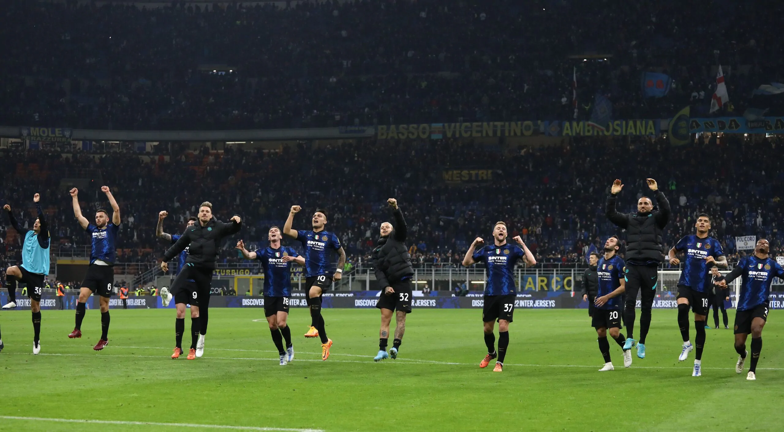 In Francia sono sicuri: il PSG piomba su un difensore dell’Inter!