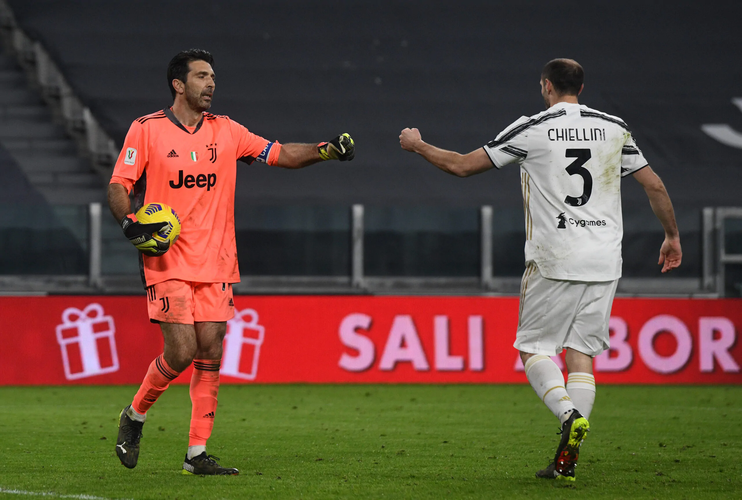 Buffon da brividi su Chiellini: “È stato il mio centurione, gli auguro una cosa!”