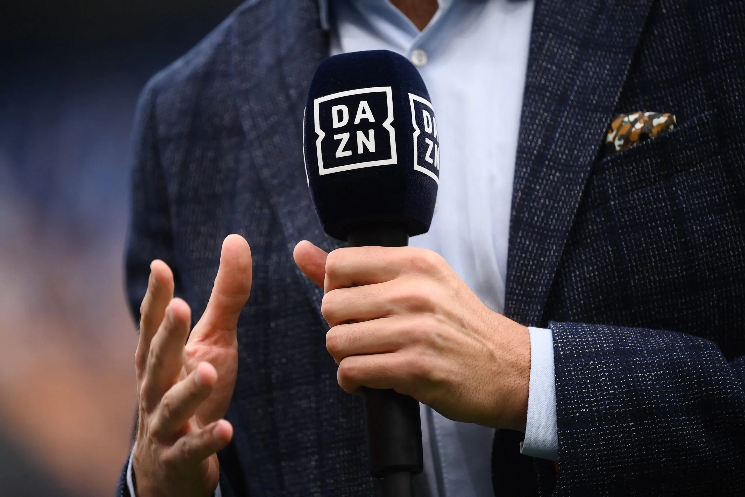 Gente furiosa contro Dazn: durissima polemica social contro la piattaforma