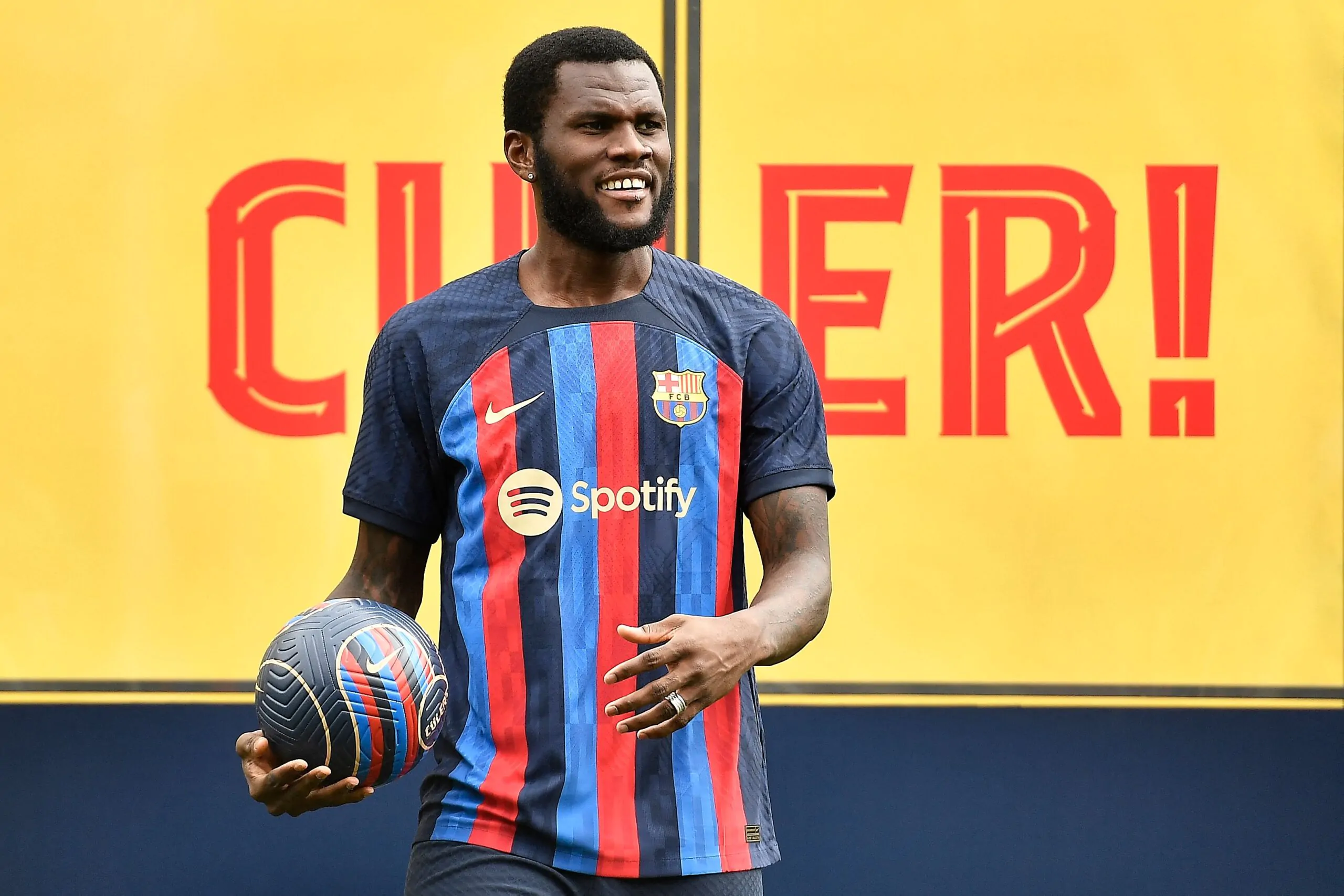 Kessié “dimentica” il Milan: l’ha detto sul Barcellona