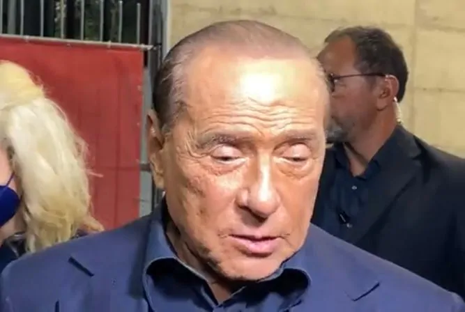 Berlusconi su tutte le furie dopo la partita: “Tutto questo è scandaloso!”