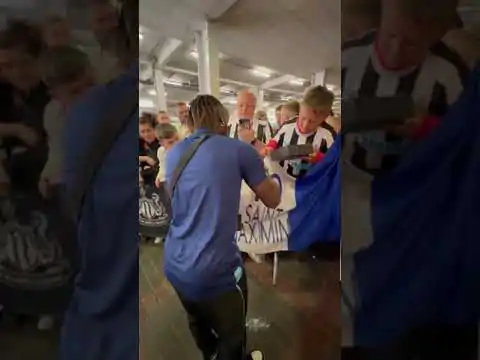 VIDEO | INCREDIBILE REGALO AD UN TIFOSO: GUARDATE SAINT-MAXIMIN!