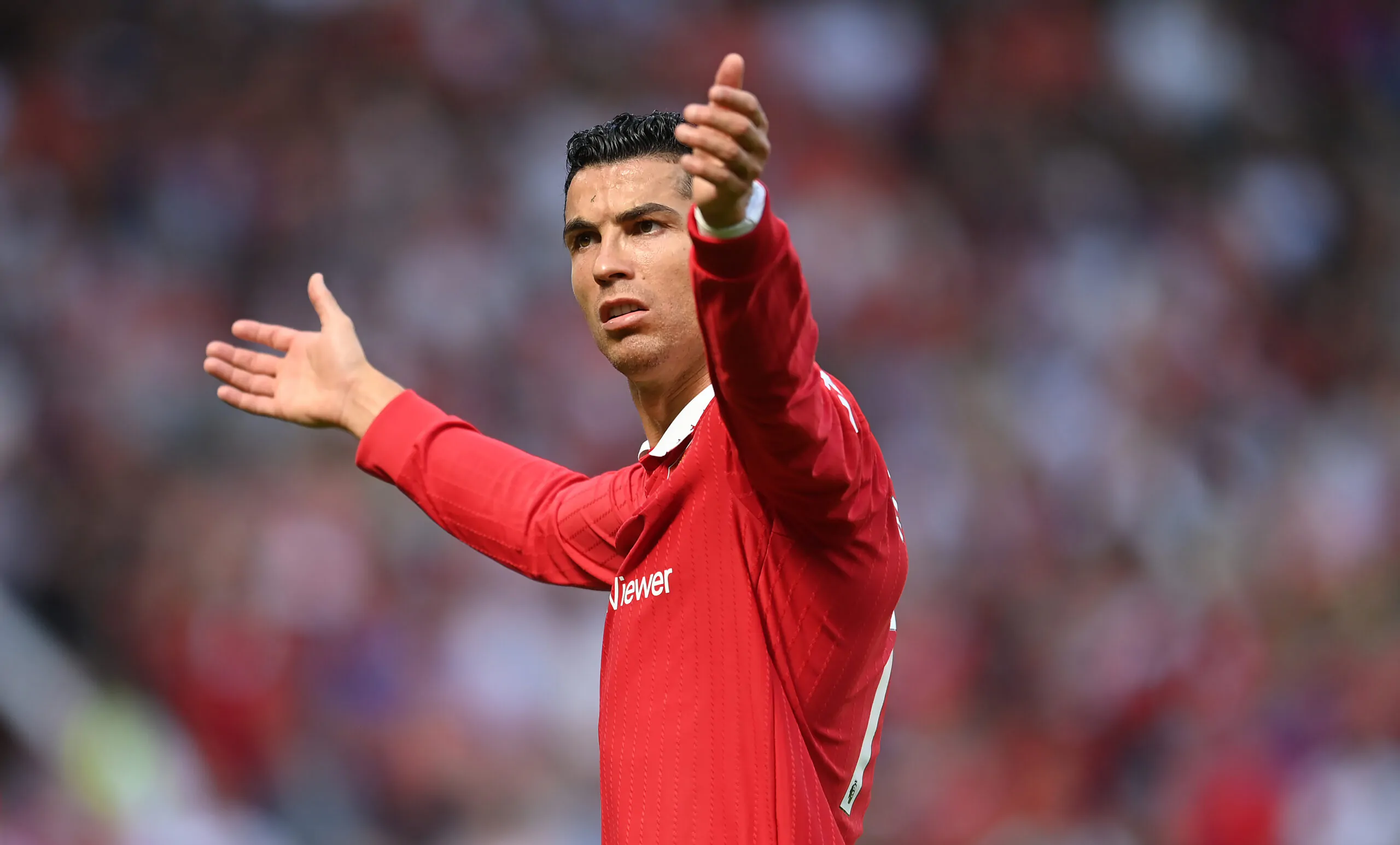 Il presidente rivela: “Non possiamo permetterci Ronaldo, ma vuole giocare in una top!”