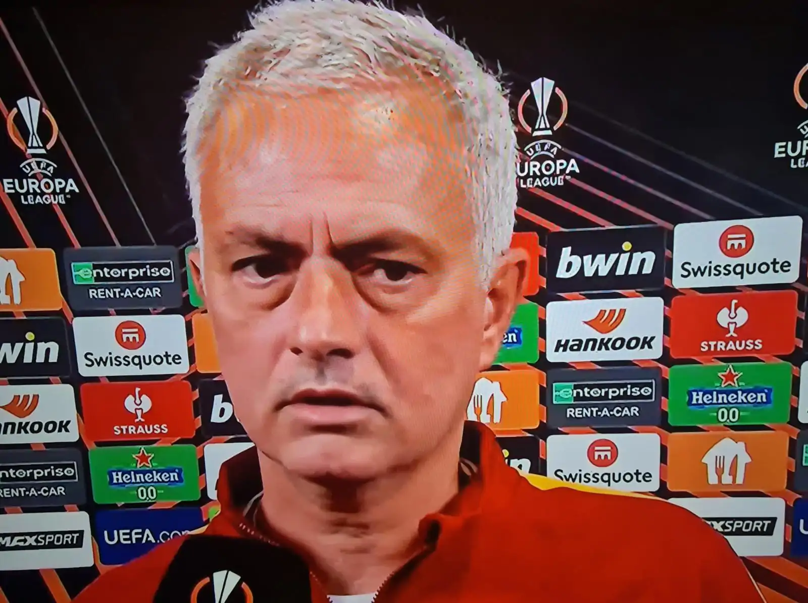 Roma sconfitta anche in Europa League, Mourinho si lamenta: “Tutto va contro di noi”