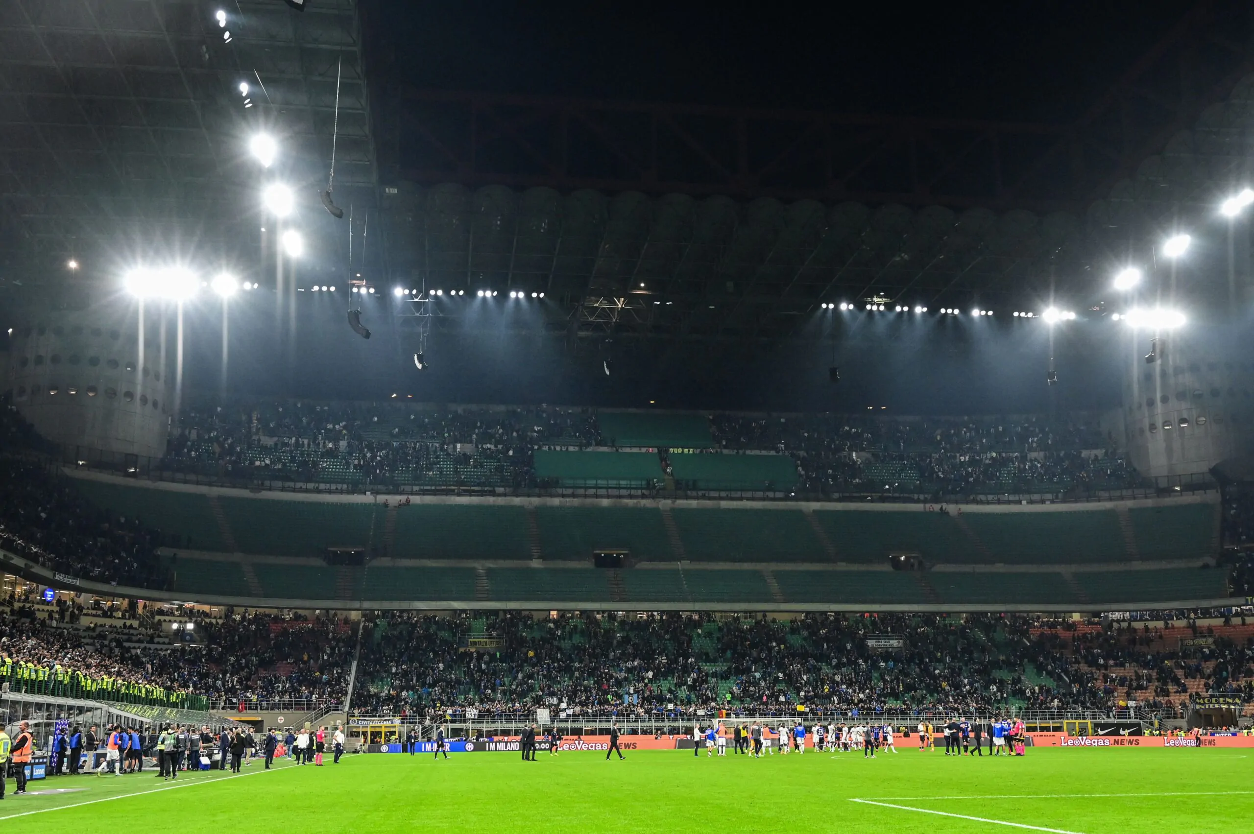 Curva Nord, c’è la decisione della Questura di Milano: il provvedimento