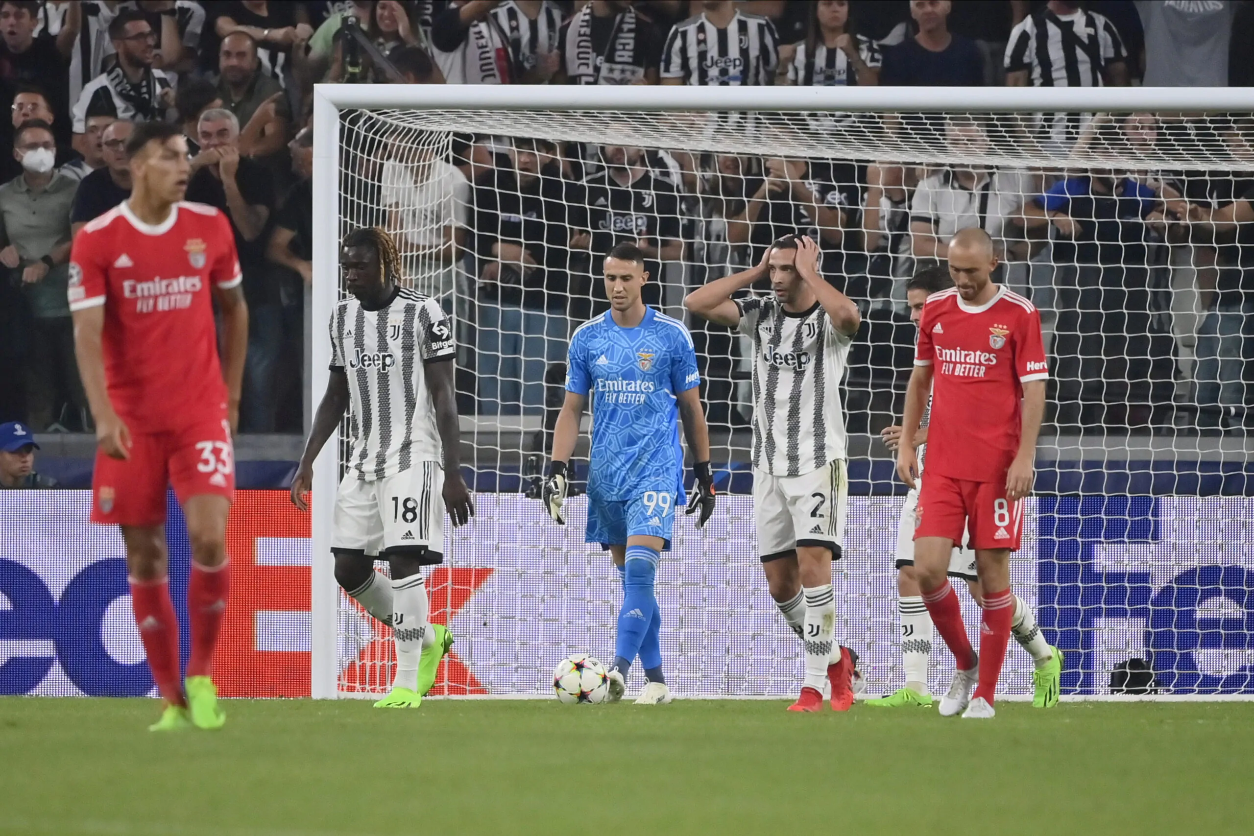 Infortunio nella Juventus: cambio obbligato al 45′