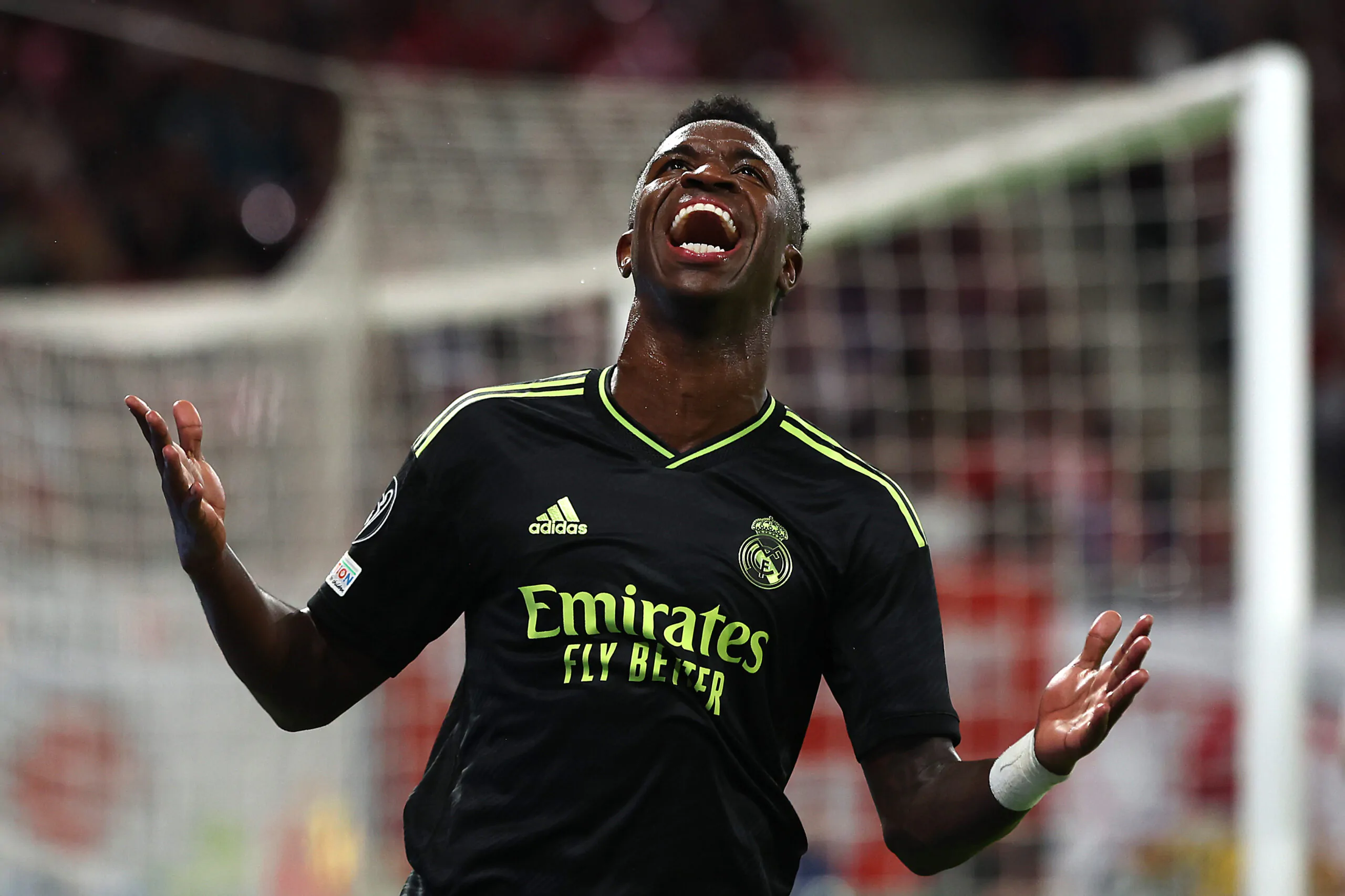 Real Madrid, Vinicius ha rinnovato: slitta l’annuncio per un motivo!