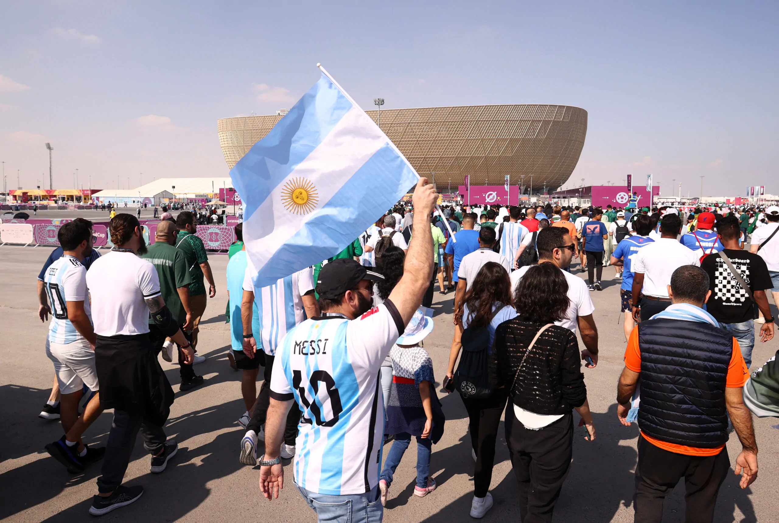 VIDEO – Tensione tra Argentina e Messico: scontri tra le tifoserie!