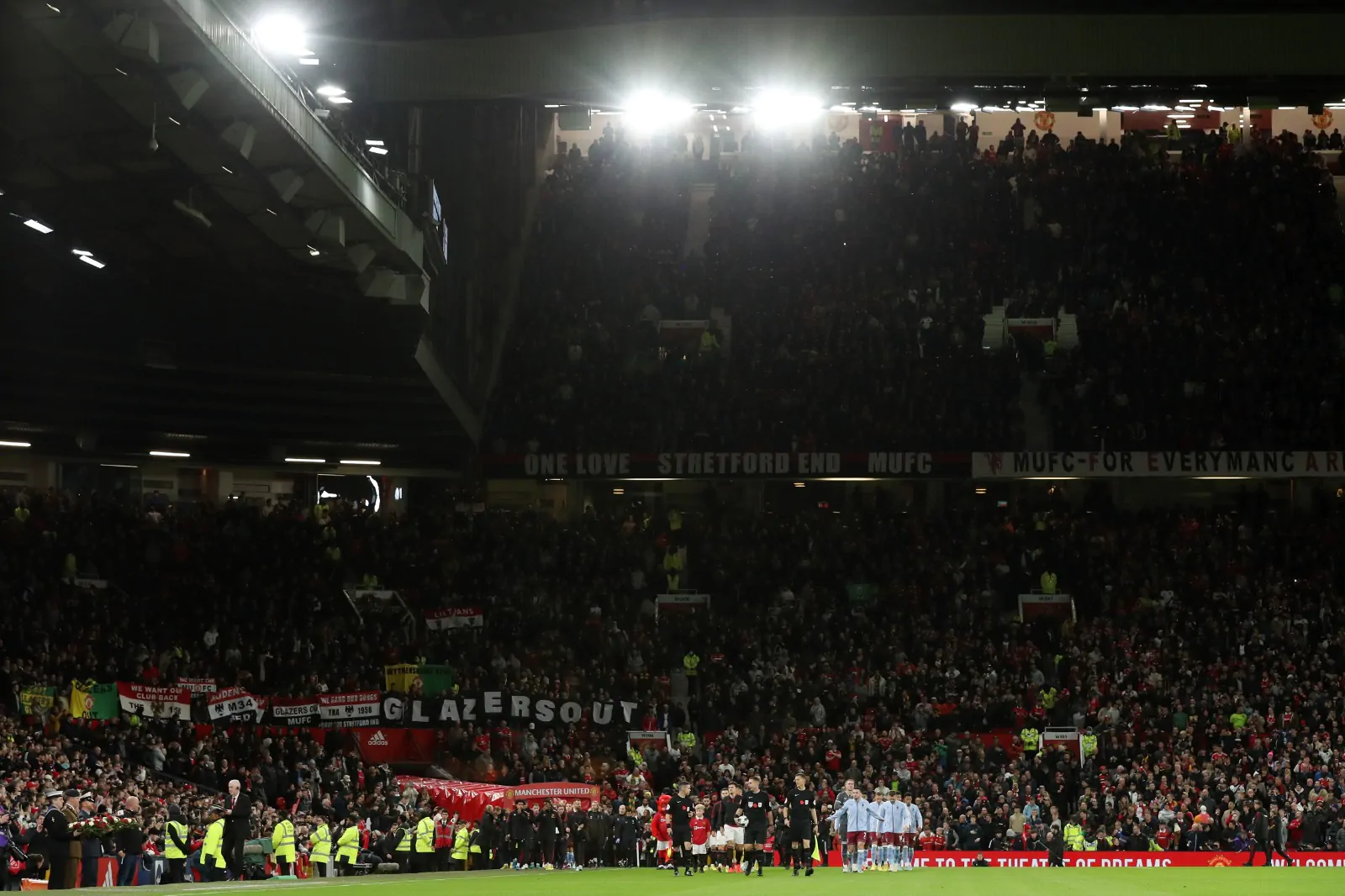 Rivoluzione Manchester United, club in vendita: l’annuncio