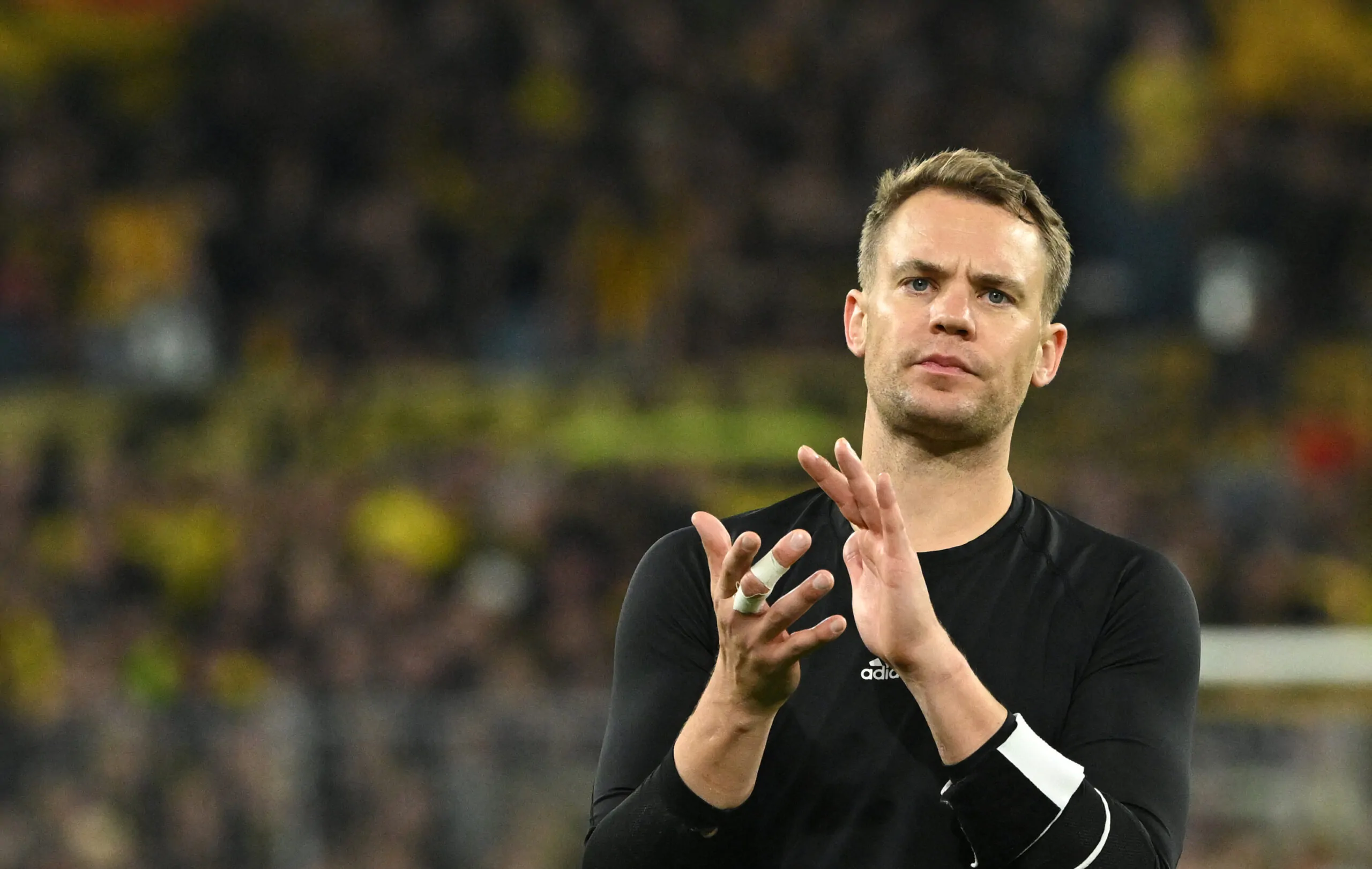 Neuer si scaglia contro il Bayern: “Colpito quando ero a terra”