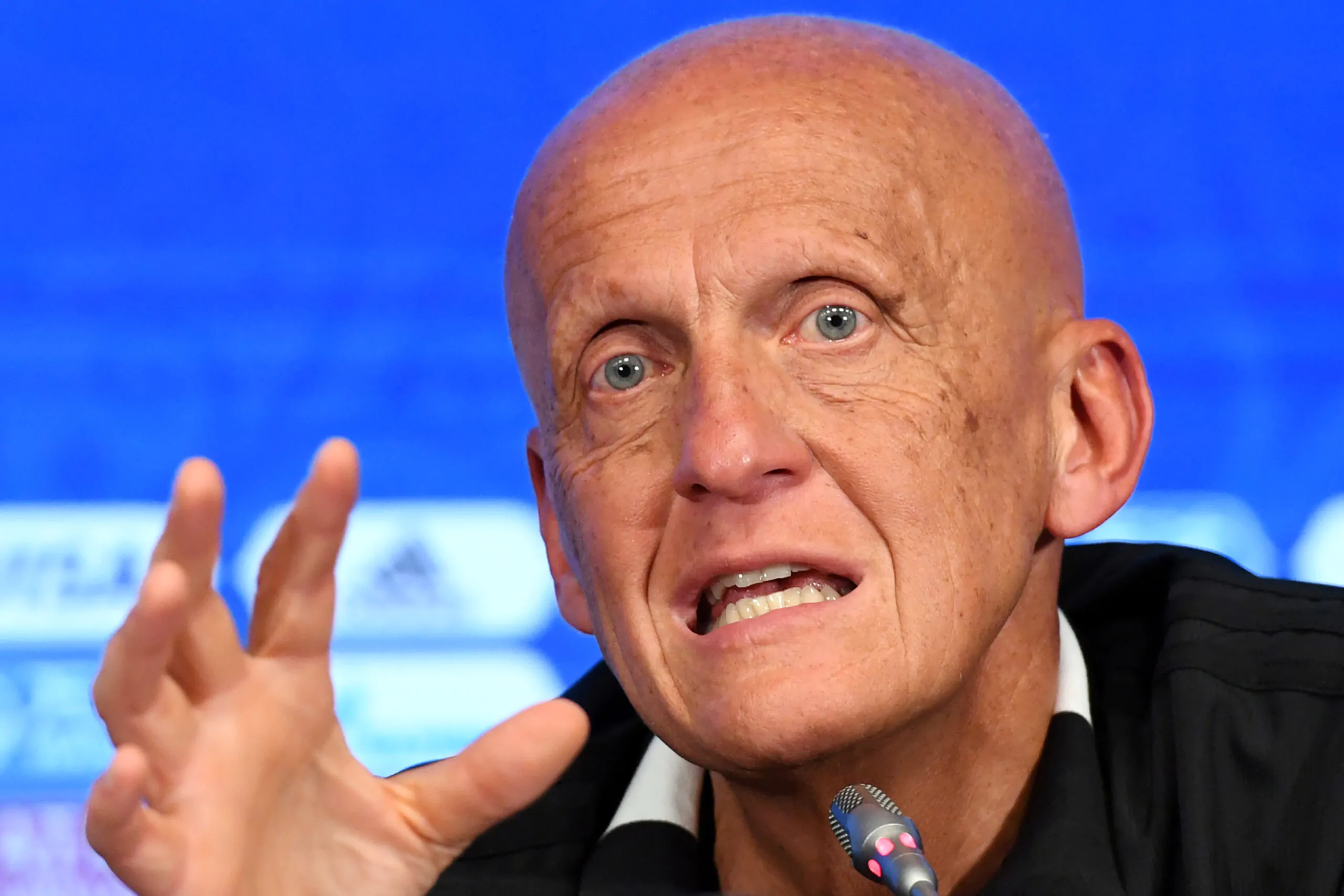 Pierluigi Collina arbitro