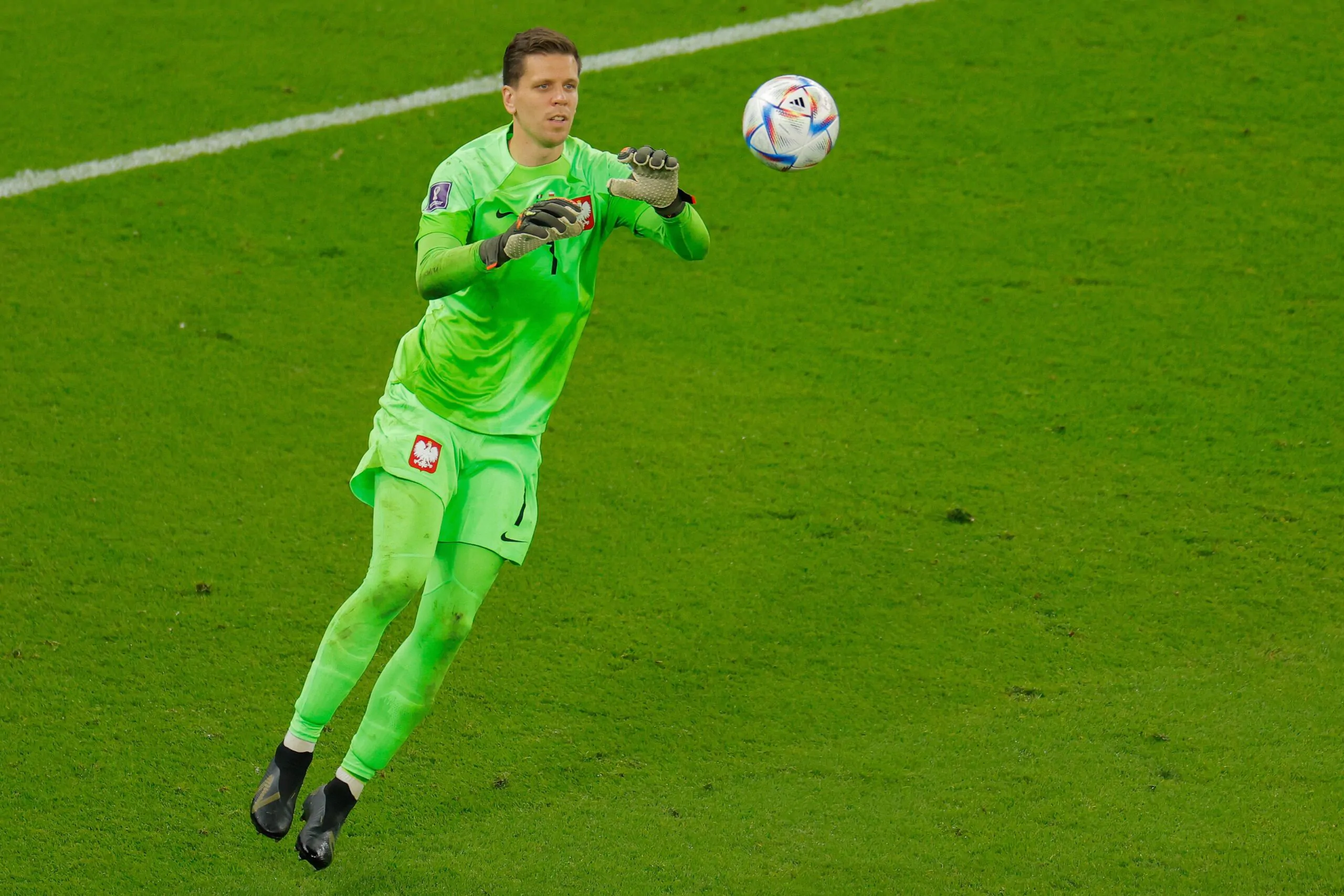 FOTO – Szczesny eliminato con la Polonia: il gesto che ha commosso il mondo intero