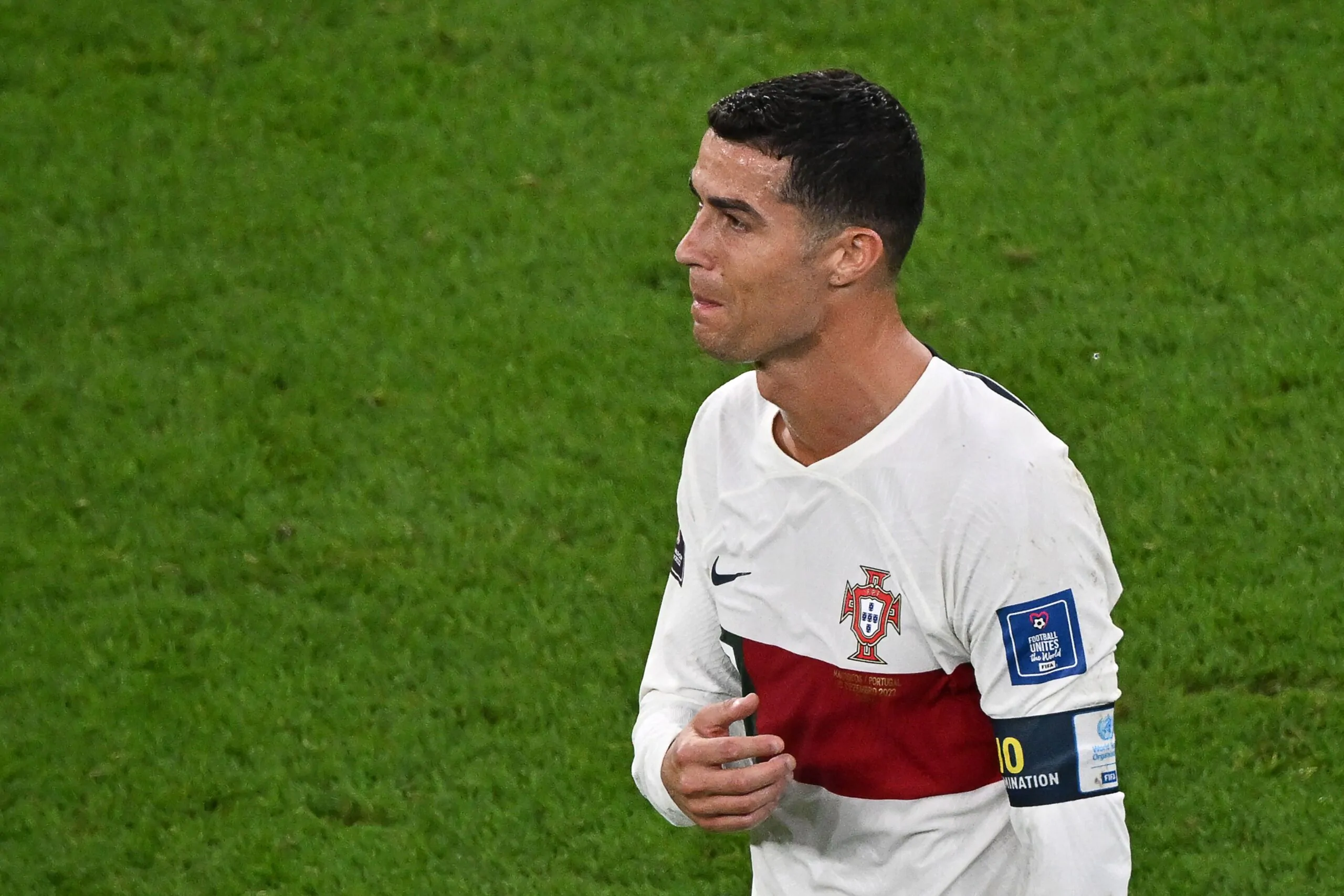 Ronaldo dopo l’eliminazione del Portogallo: “Tante speculazioni, spero che il tempo sia un buon consigliere”