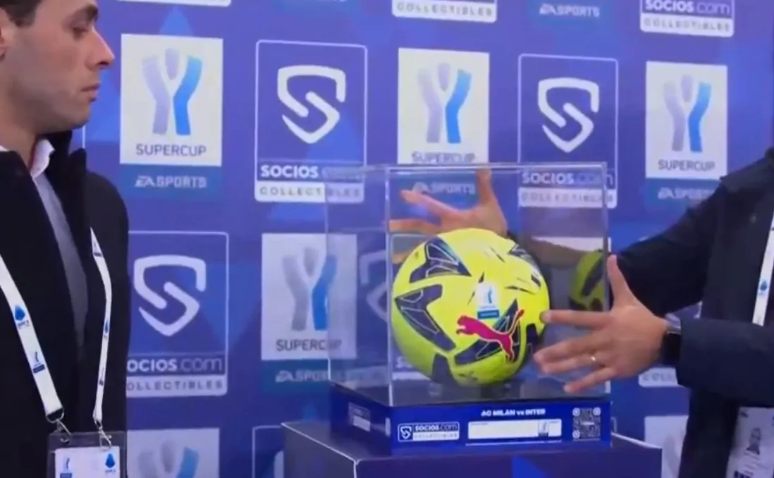 Palloni dei gol della Supercoppa conservati in una teca: c’è la spiegazione!