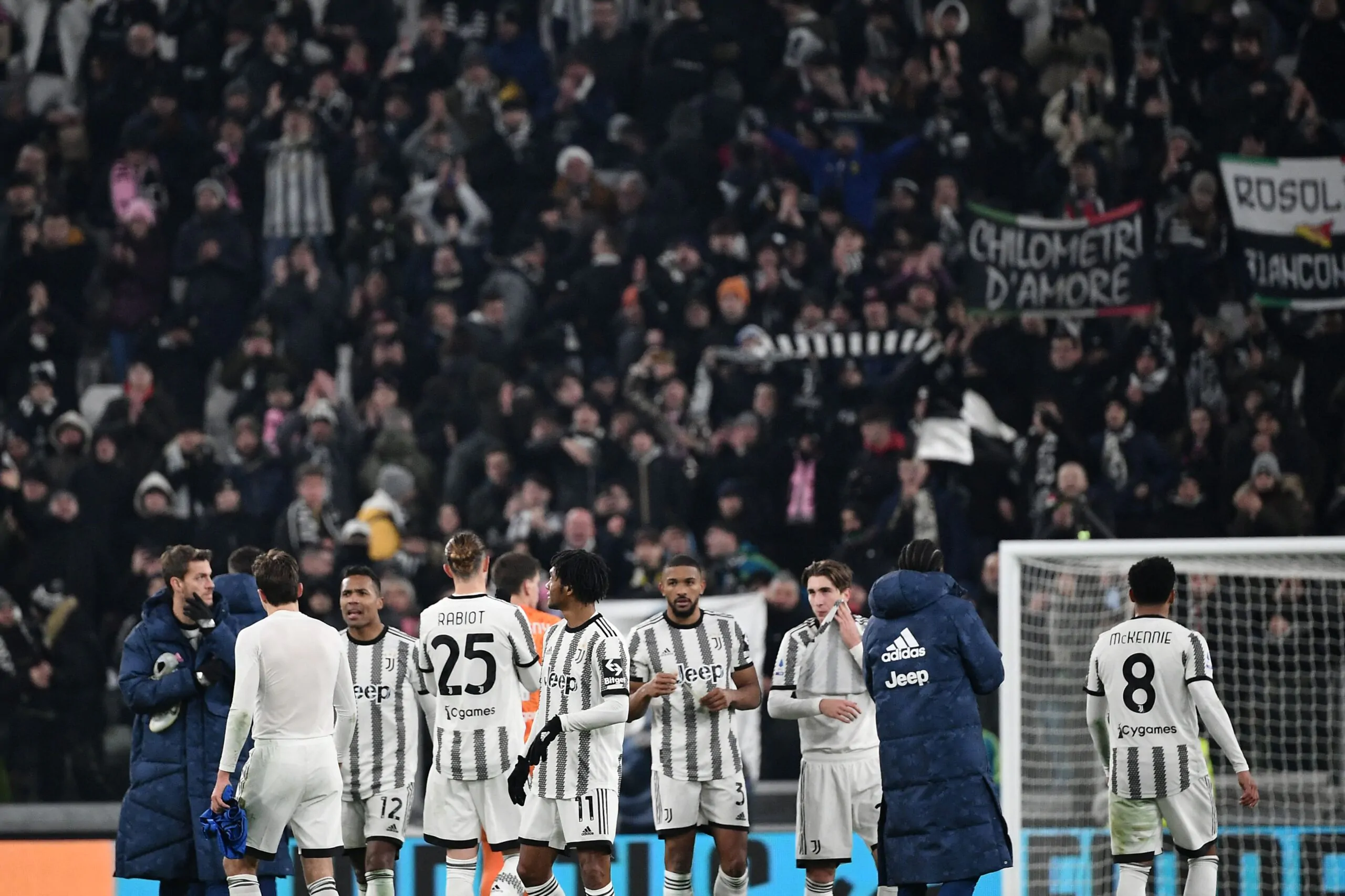 Calciomercato Juventus, fissato il prezzo per la cessione di un centrocampista: la cifra