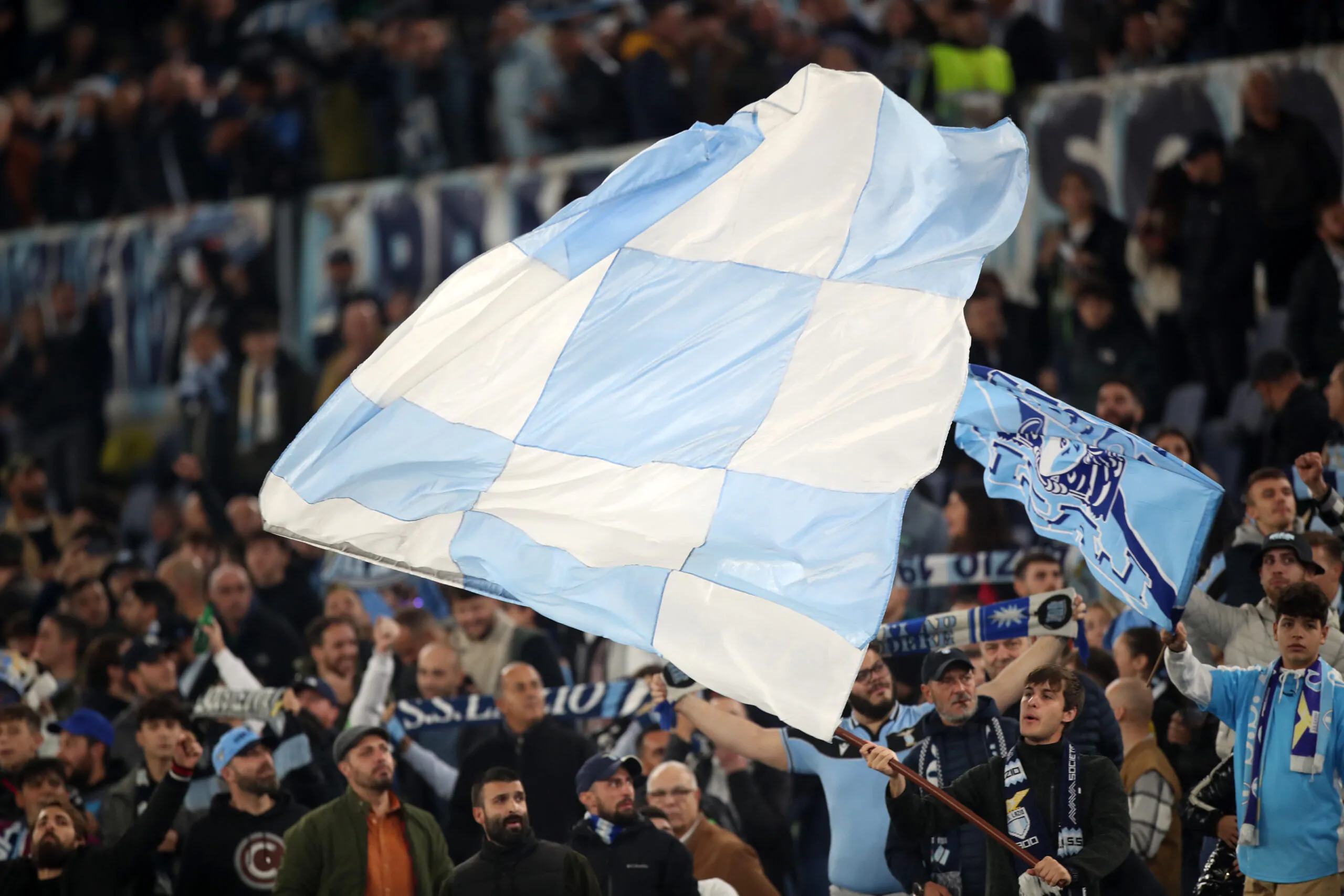 Curva chiusa per la Lazio, i tifosi non ci stanno: il comunicato fa discutere