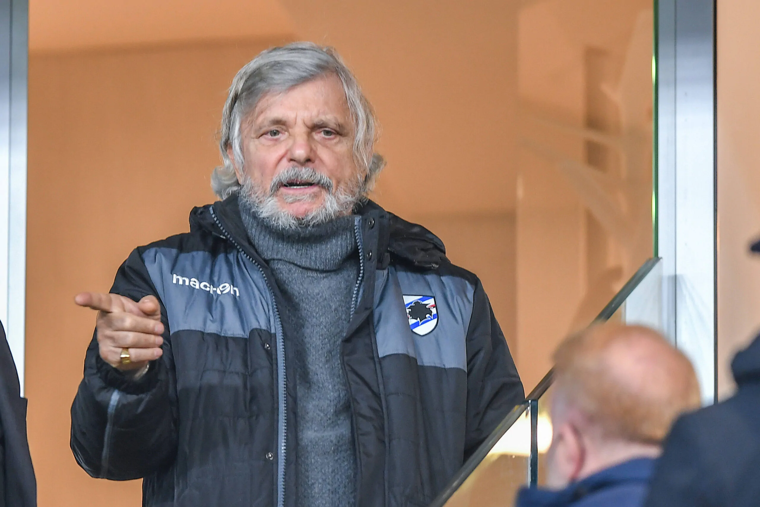 Sampdoria shock: testa di maiale davanti alla sede, pacco per Ferrero