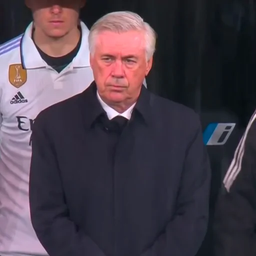 Carlo Ancelotti in panchina con il Real Madrid