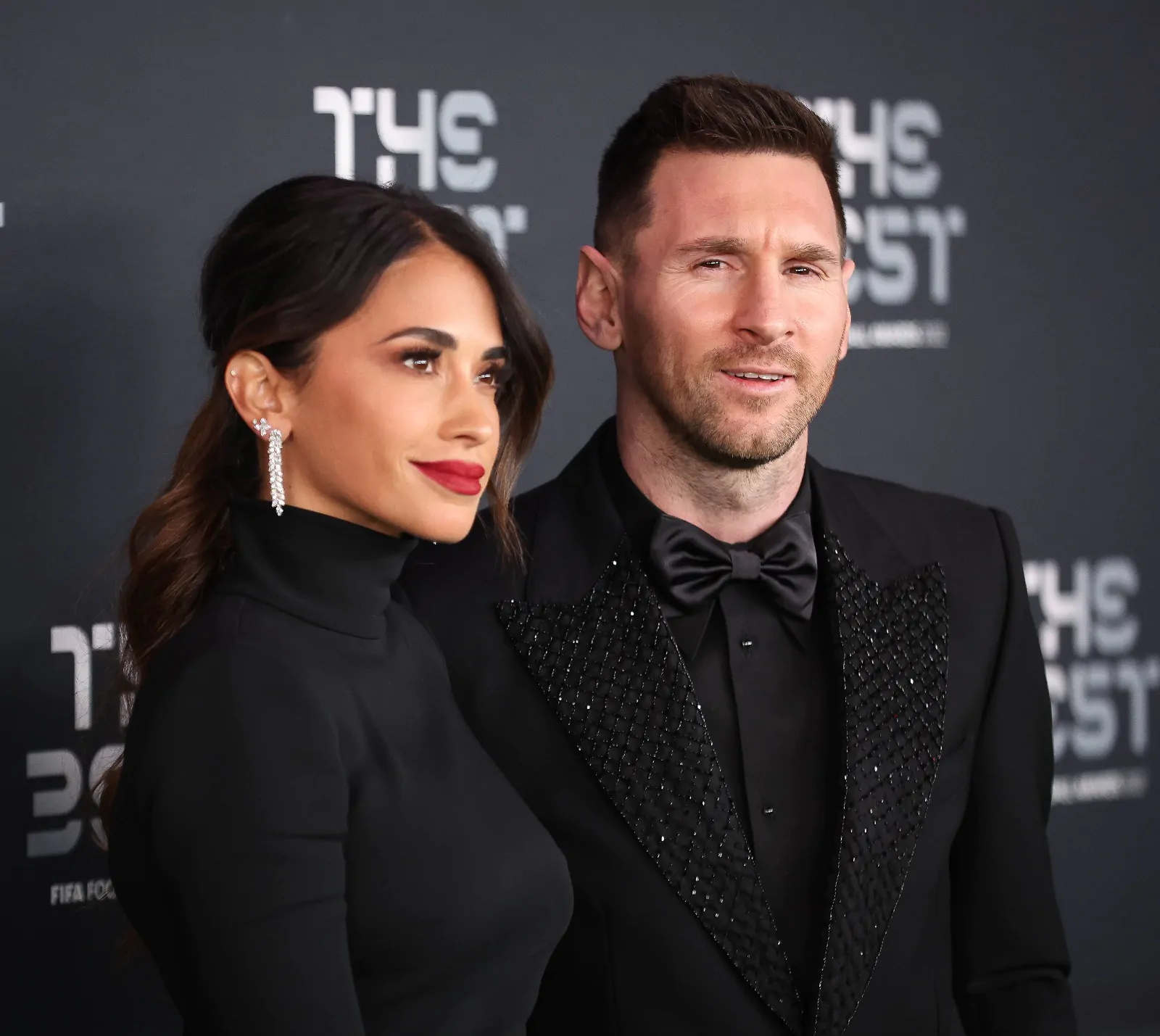 Messi e la sua famiglia minacciati in Argentina: spari nel supermercato della moglie di Leo
