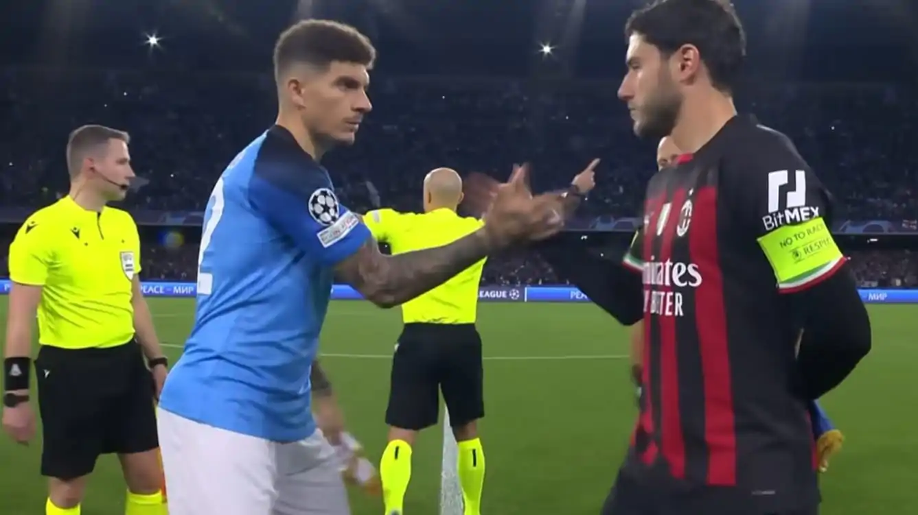 L’attaccante va al Maradona a vedere Napoli-Milan senza permesso: tifosi infuriati e multa dalla società
