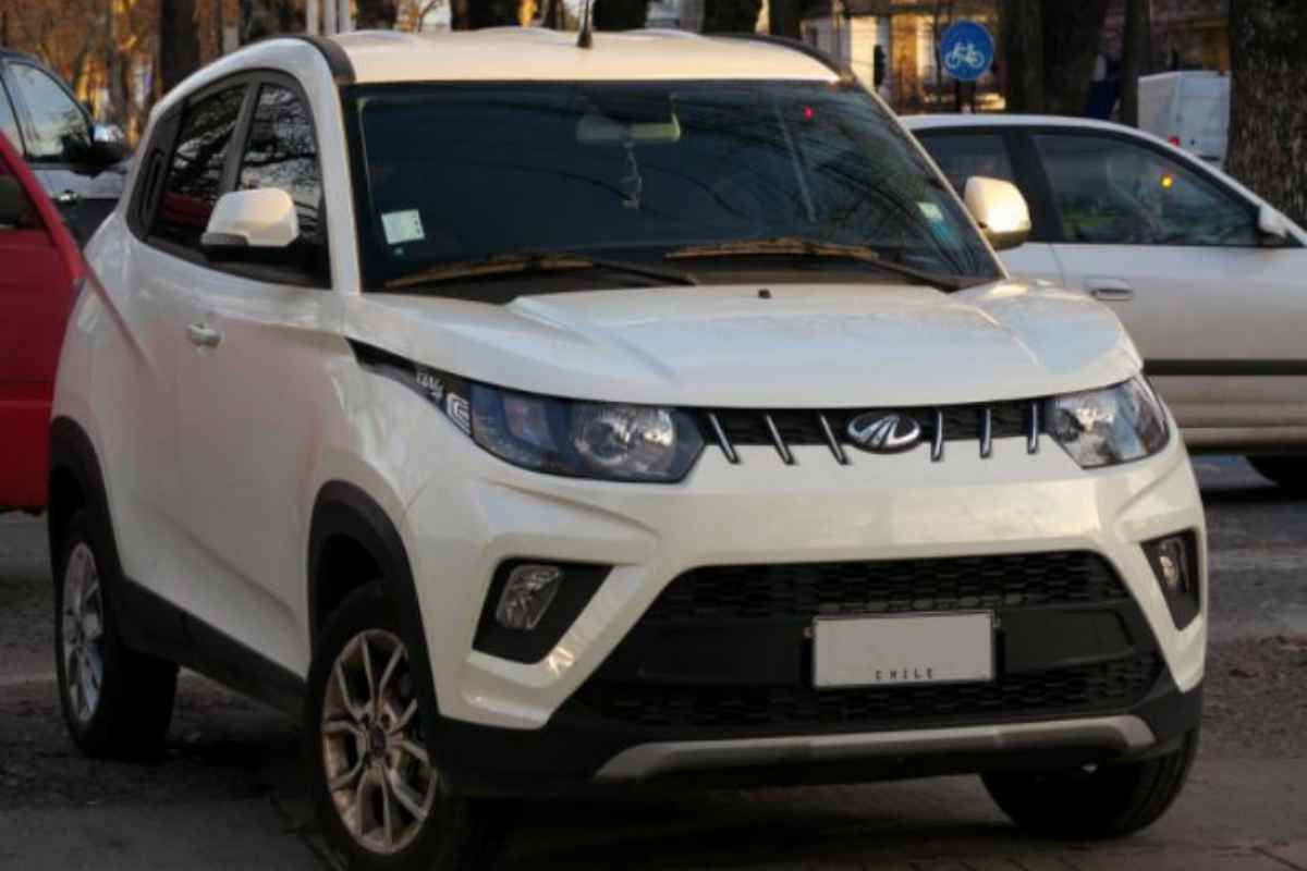 Mahindra Kuv100 SUV prezzo