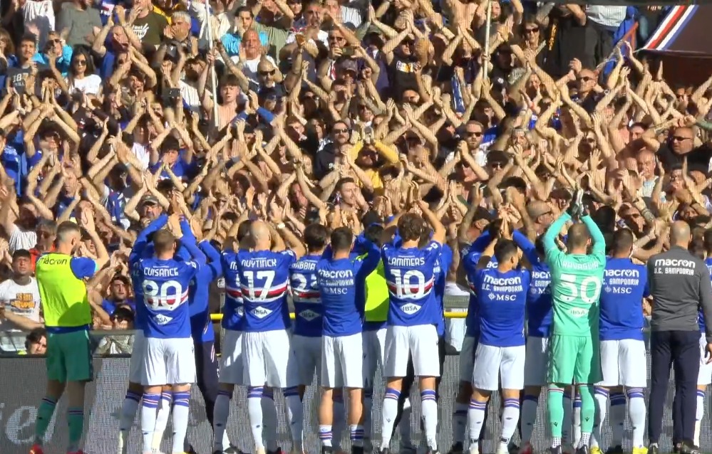 Sampdoria giocatori tifosi