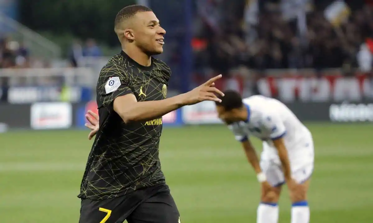 Futuro Mbappé, il francese fa chiarezza: l’annuncio