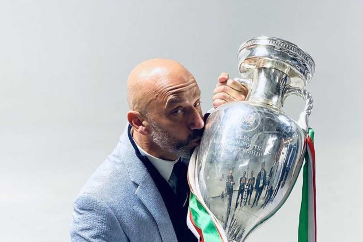 Vialli con la coppa dell'Europeo