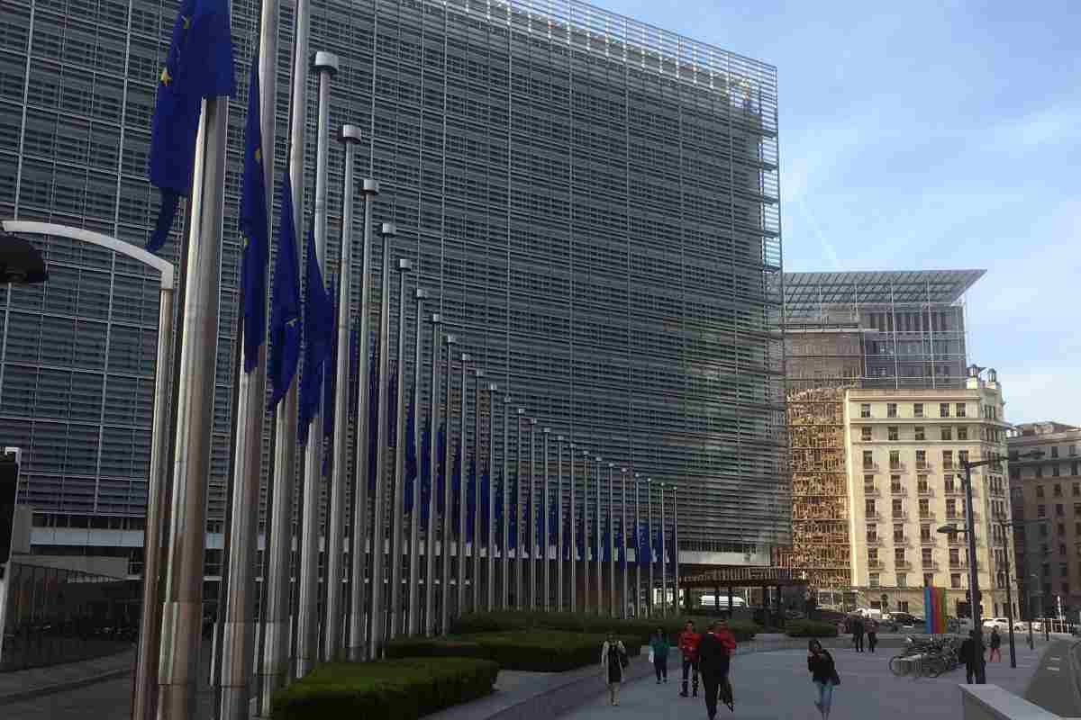 Decisione Unione Europea sui carburanti