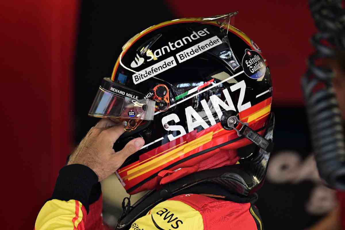 Paura Sainz: il pilota della Ferrari vittima di una rapina