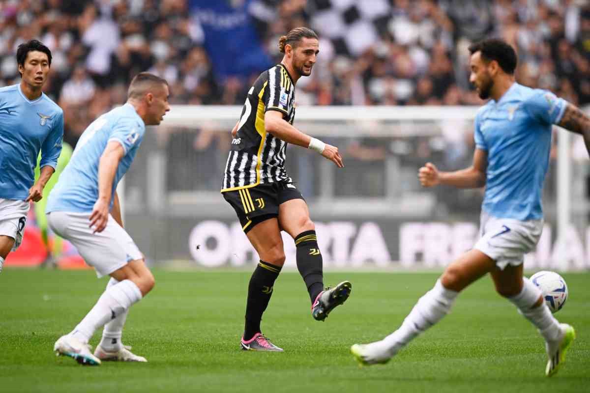 Juve-Lazio, è polemica sui social: tifosi infuriati dopo la decisione dell'arbitro