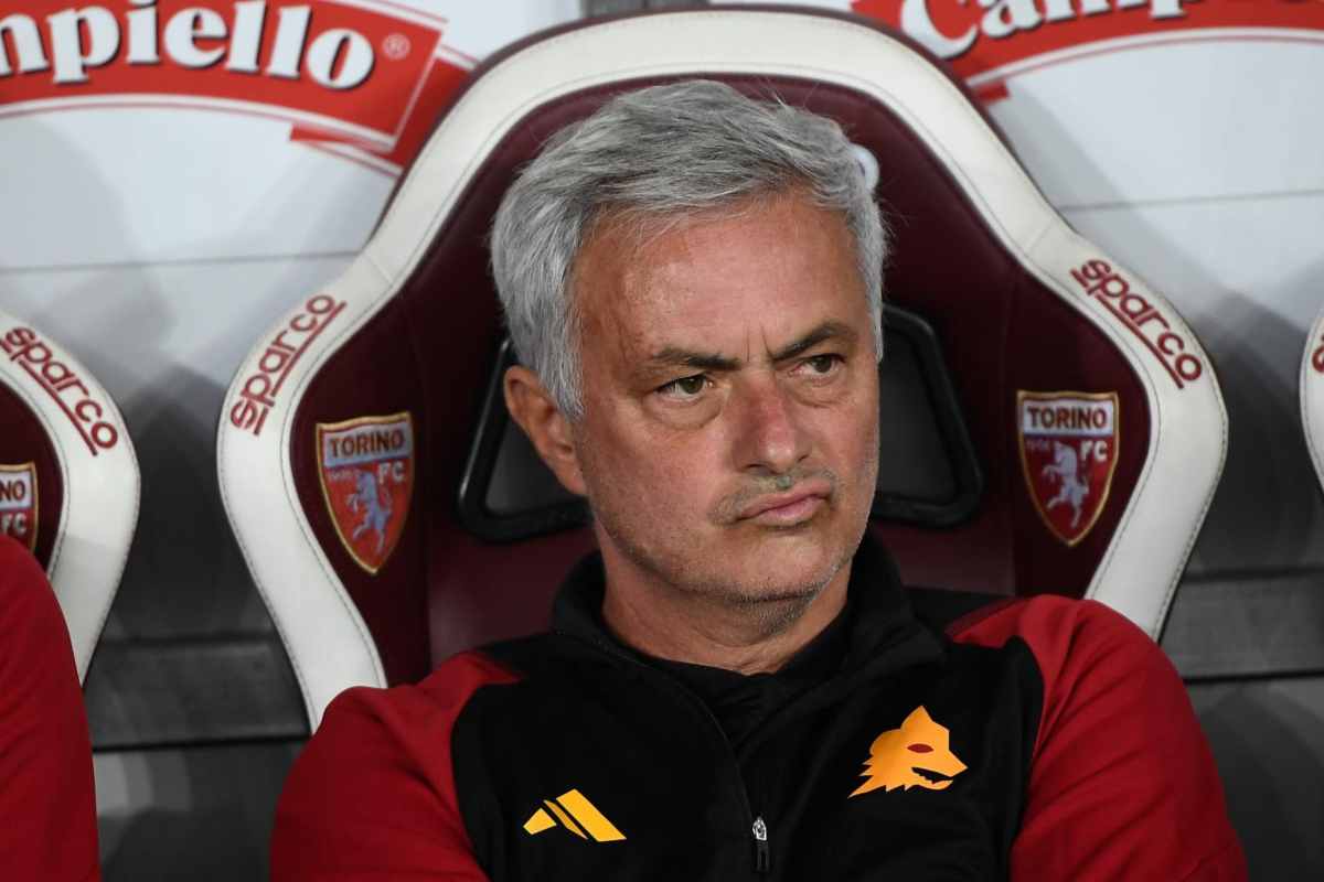 Crisi Roma, Mourinho sbotta in conferenza: “Questo non lo accetto!”