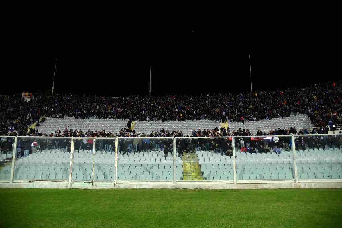 Tifosi della Fiorentina contro il figlio di Italiano 