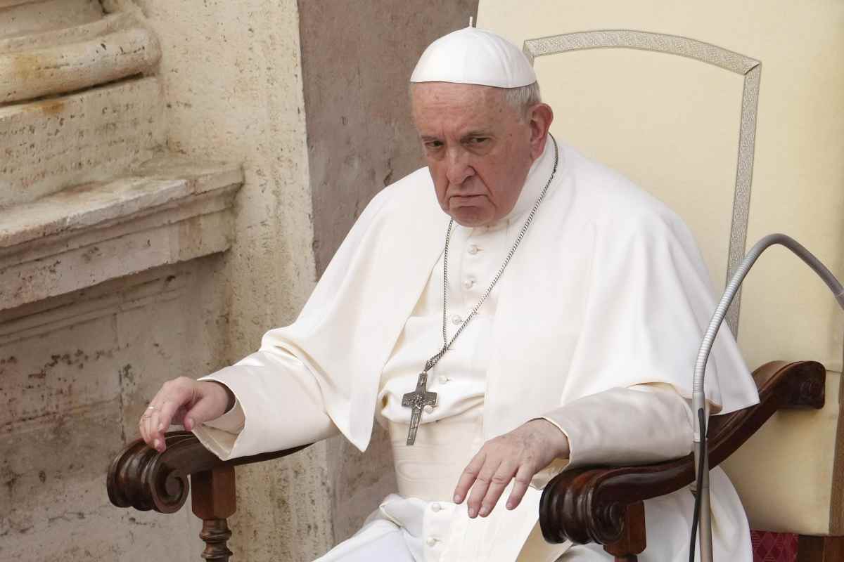 Papa Francesco, la critica da Damascelli