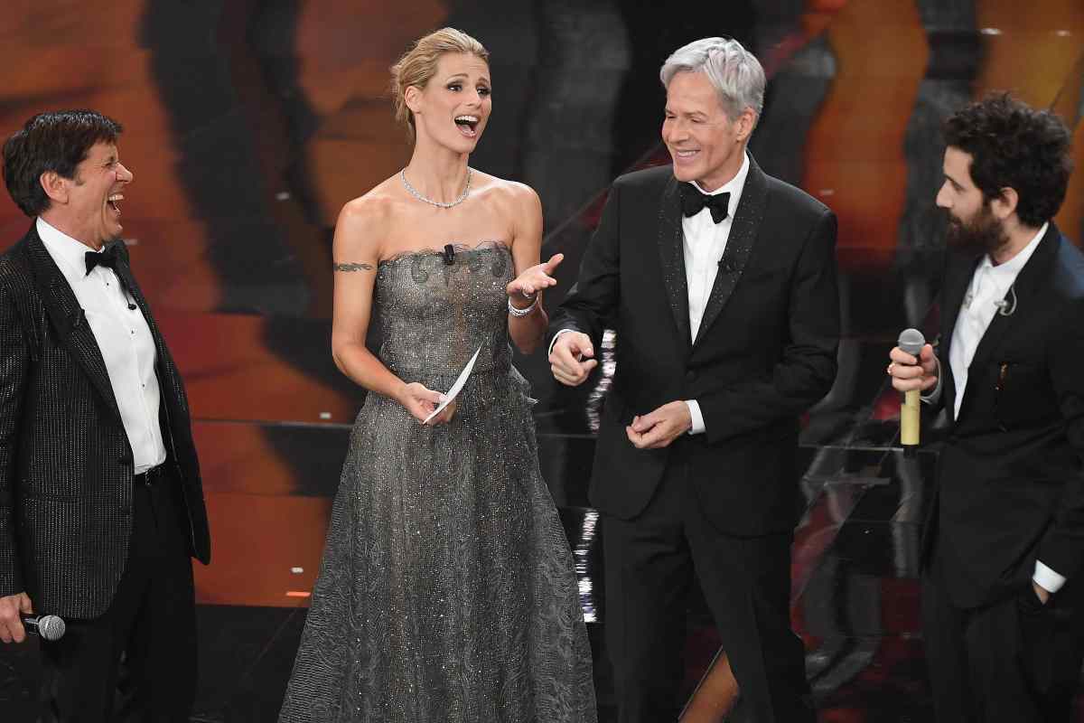 Il cantante chiamato a scegliere tra scudetto e Sanremo