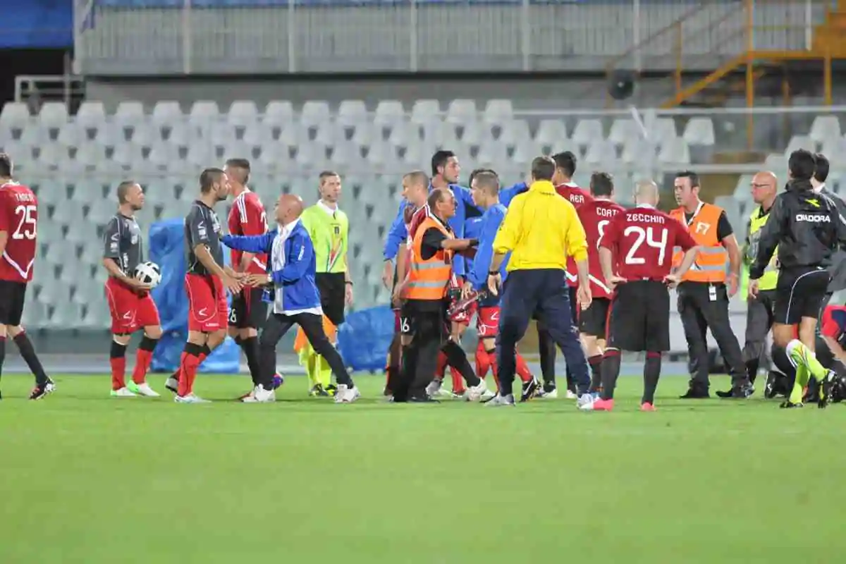 prima categoria, maxi squalifica per insulti all'arbitro