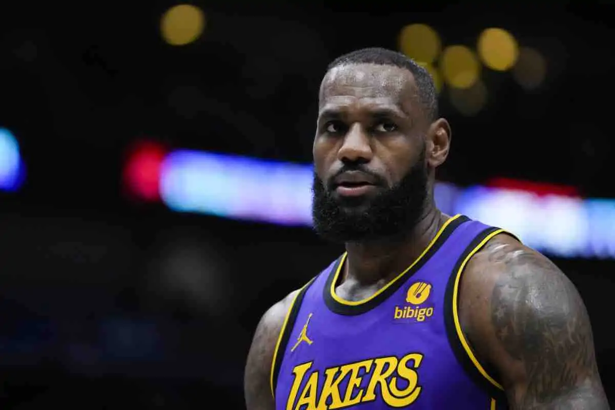 Lebron geloso della moglie: il motivo