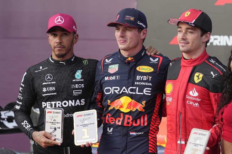 Verstappen in Ferrari come Hamilton
