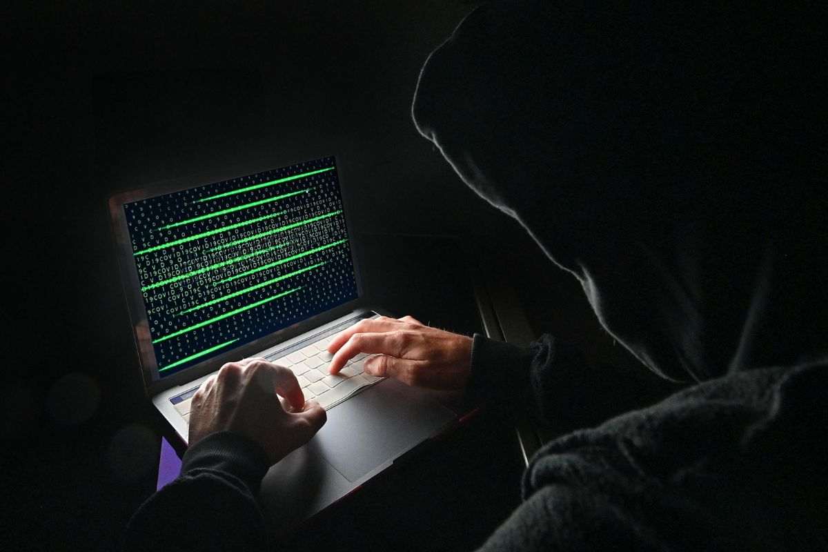 Attacco hacker al noto brand: rischi per i clienti